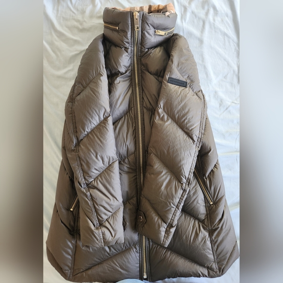 NWT Burberry down jacket - Picture 3 of 13